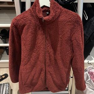 Uniqlo Burgundy Sherpa Fleece